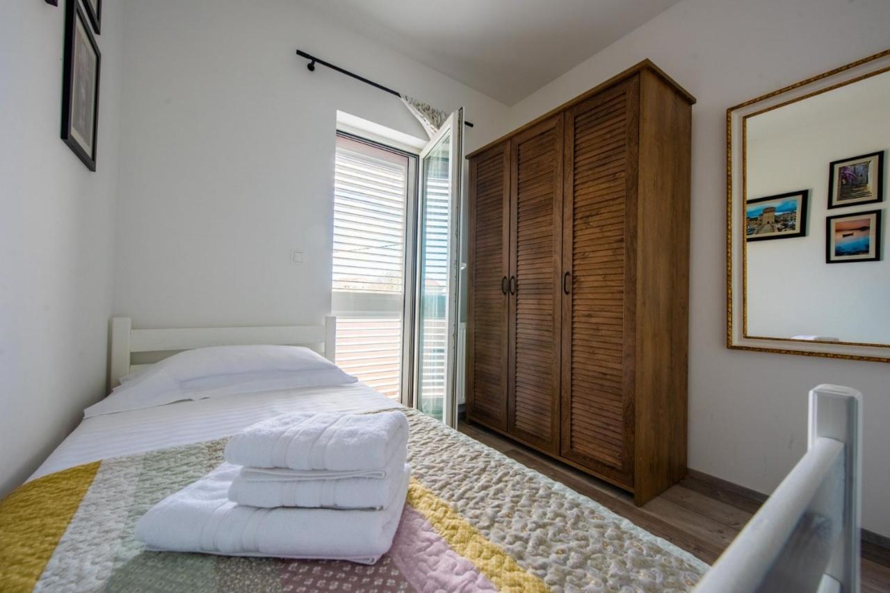 Apartman Paula Kaštela Kültér fotó